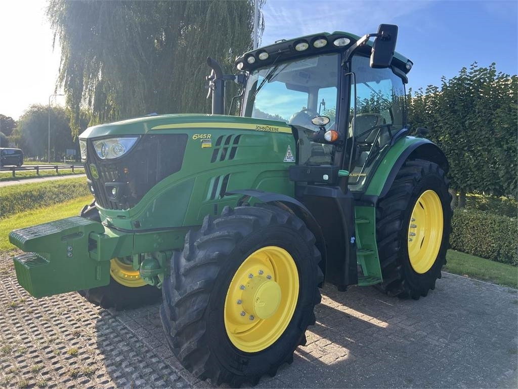 John Deere 6145R - Traktori: kuva John Deere 6145R - Traktori John Deere 6145R - Traktori: kuva John Deere 6145R - Traktori