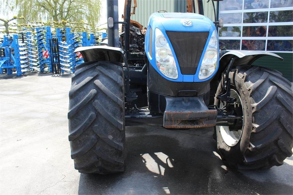 New Holland T7030 - Traktori: kuva New Holland T7030 - Traktori New Holland T7030 - Traktori: kuva New Holland T7030 - Traktori