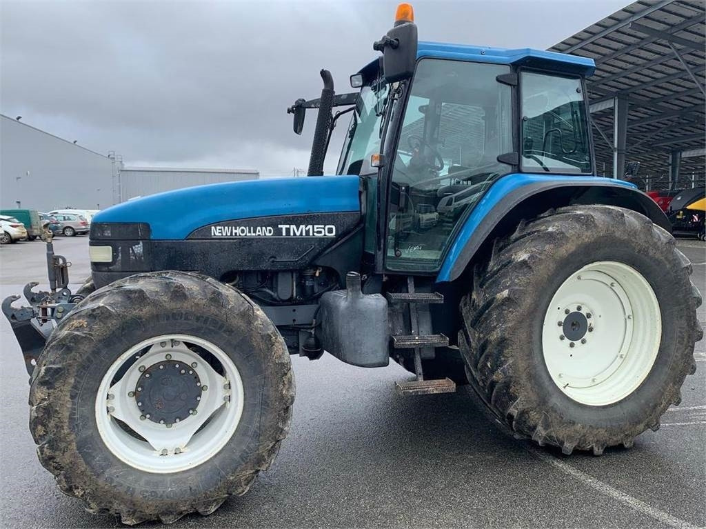 New Holland TM150 - Traktori: kuva New Holland TM150 - Traktori New Holland TM150 - Traktori: kuva New Holland TM150 - Traktori