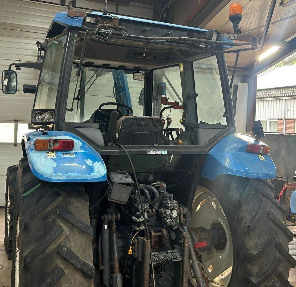 New Holland TS 90 - Traktori: kuva New Holland TS 90 - Traktori New Holland TS 90 - Traktori: kuva New Holland TS 90 - Traktori