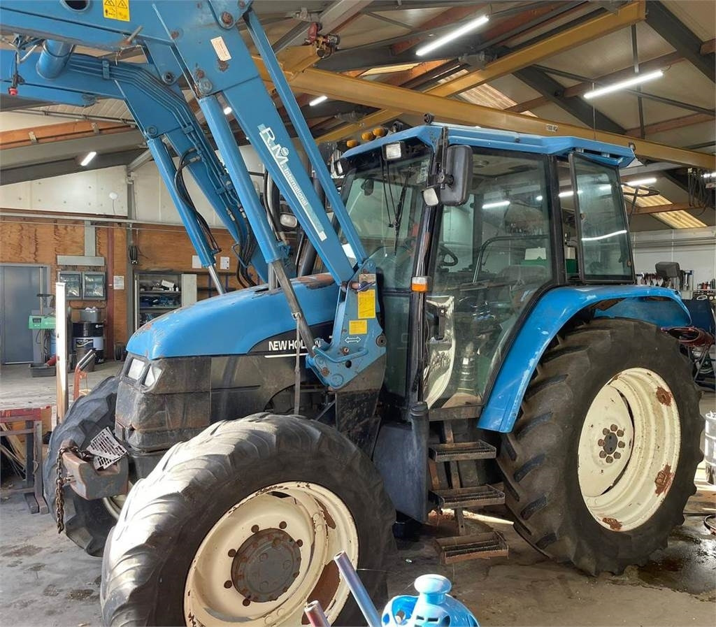 New Holland TS 90 - Traktori: kuva New Holland TS 90 - Traktori New Holland TS 90 - Traktori: kuva New Holland TS 90 - Traktori