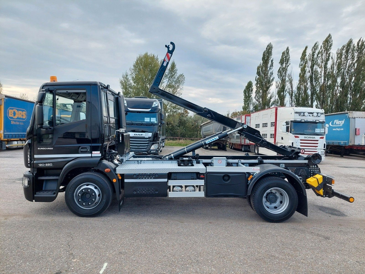 Iveco Eurocargo 120E22 - SOFORT verfügbar - Koukkulava kuorma-auto: kuva Iveco Eurocargo 120E22 - SOFORT verfügbar - Koukkulava kuorma-auto Iveco Eurocargo 120E22 - SOFORT verfügbar - Koukkulava kuorma-auto: kuva Iveco Eurocargo 120E22 - SOFORT verfügbar - Koukkulava kuorma-auto