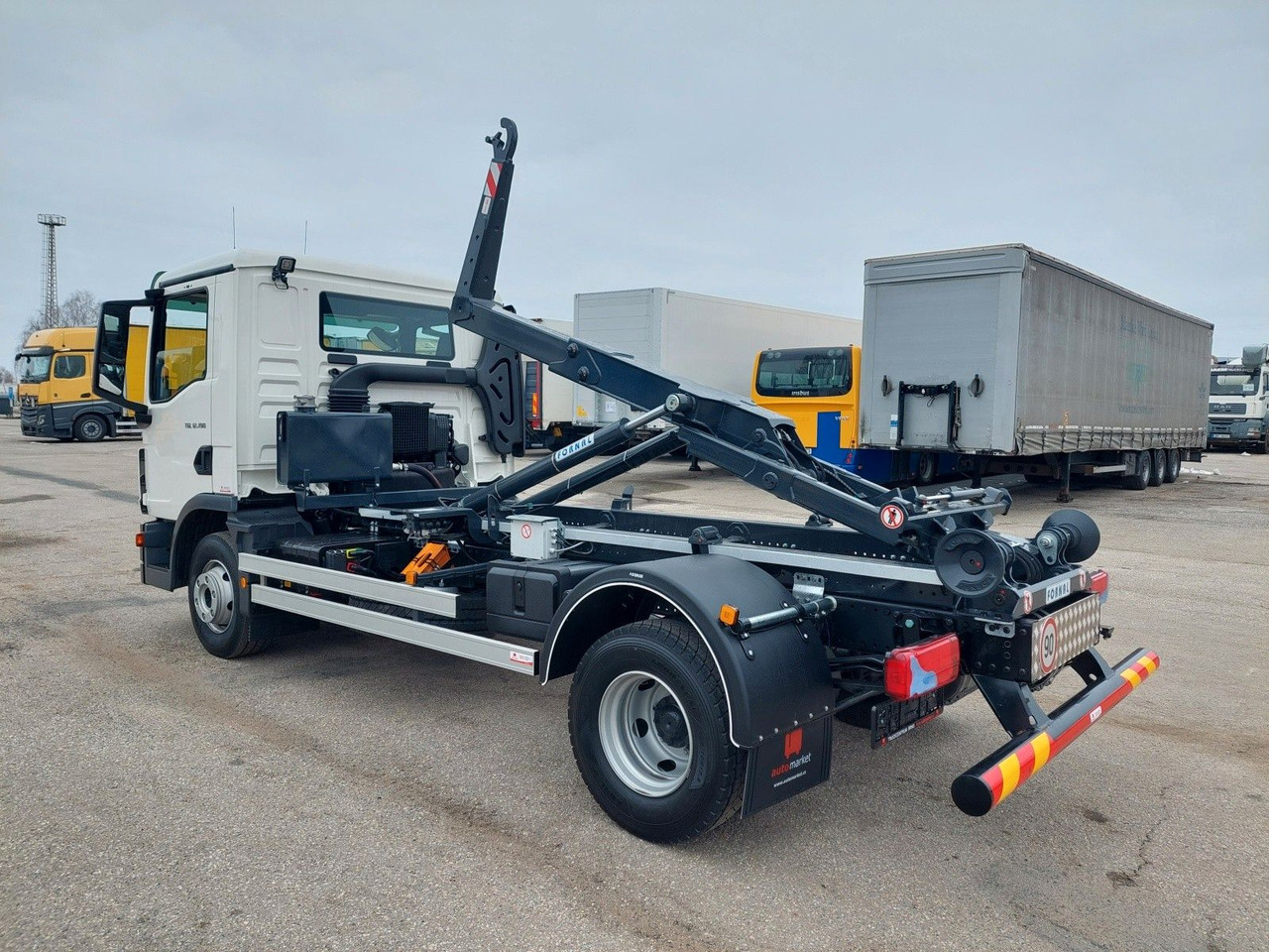 MAN TG3 TGL 12.190 BB 4x2 - Koukkulava kuorma-auto: kuva MAN TG3 TGL 12.190 BB 4x2 - Koukkulava kuorma-auto MAN TG3 TGL 12.190 BB 4x2 - Koukkulava kuorma-auto: kuva MAN TG3 TGL 12.190 BB 4x2 - Koukkulava kuorma-auto