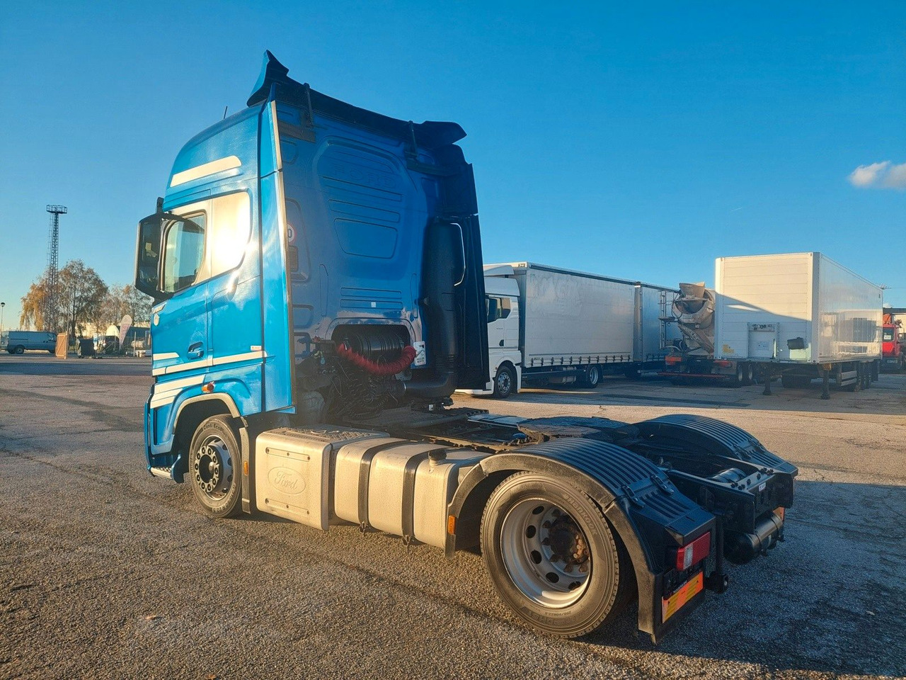 Ford F-Max 1850 LL - Vetopöytäauto: kuva Ford F-Max 1850 LL - Vetopöytäauto Ford F-Max 1850 LL - Vetopöytäauto: kuva Ford F-Max 1850 LL - Vetopöytäauto