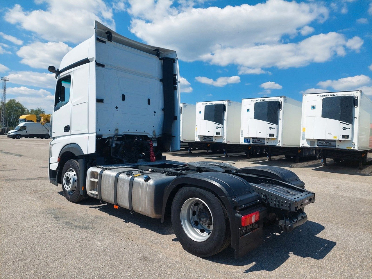 Mercedes-Benz Actros 5 1845 LS BigSpace 4x2 - Vetopöytäauto: kuva Mercedes-Benz Actros 5 1845 LS BigSpace 4x2 - Vetopöytäauto Mercedes-Benz Actros 5 1845 LS BigSpace 4x2 - Vetopöytäauto: kuva Mercedes-Benz Actros 5 1845 LS BigSpace 4x2 - Vetopöytäauto