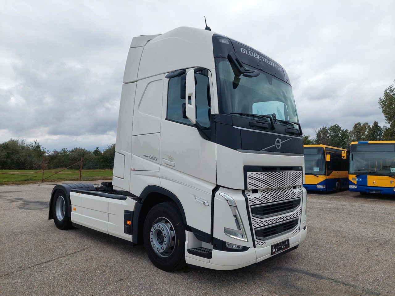 Volvo FH 13 Globetrotter XL 500 - Vetopöytäauto: kuva Volvo FH 13 Globetrotter XL 500 - Vetopöytäauto Volvo FH 13 Globetrotter XL 500 - Vetopöytäauto: kuva Volvo FH 13 Globetrotter XL 500 - Vetopöytäauto