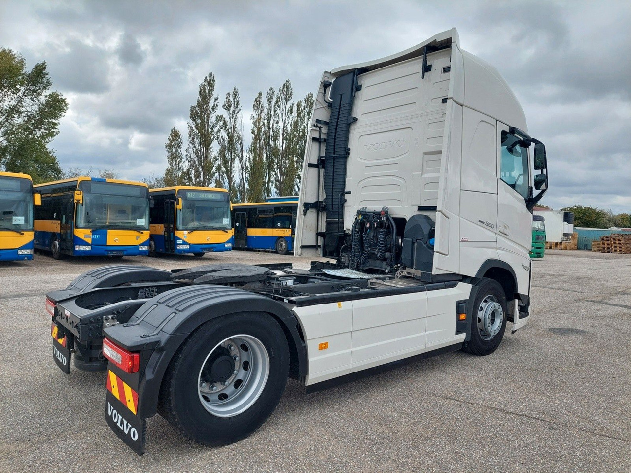 Volvo FH 13 Globetrotter XL 500 - Vetopöytäauto: kuva Volvo FH 13 Globetrotter XL 500 - Vetopöytäauto Volvo FH 13 Globetrotter XL 500 - Vetopöytäauto: kuva Volvo FH 13 Globetrotter XL 500 - Vetopöytäauto