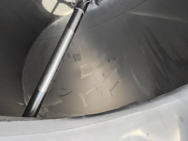 Säiliöpuoliperävaunu kuljetusta varten maito ETA 25000L INSULATED INOX TANK - 2 COMP: kuva Säiliöpuoliperävaunu kuljetusta varten maito ETA 25000L INSULATED INOX TANK - 2 COMP Säiliöpuoliperävaunu kuljetusta varten maito ETA 25000L INSULATED INOX TANK - 2 COMP: kuva Säiliöpuoliperävaunu kuljetusta varten maito ETA 25000L INSULATED INOX TANK - 2 COMP