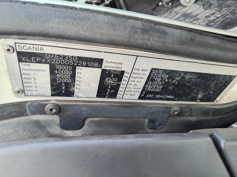 Säiliöauto kuljetusta varten polttoaine Scania P280 13000L FUEL/CARBURANT TANK - 4 COMP: kuva Säiliöauto kuljetusta varten polttoaine Scania P280 13000L FUEL/CARBURANT TANK - 4 COMP