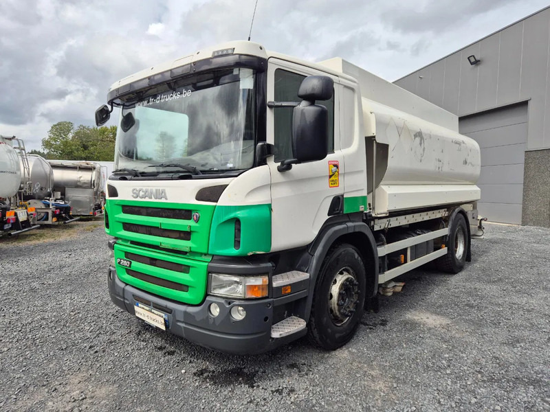 Scania P280 FUEL / CARBURANT 14000L - 5 COMP - RETARDER - Säiliöauto: kuva Scania P280 FUEL / CARBURANT 14000L - 5 COMP - RETARDER - Säiliöauto Scania P280 FUEL / CARBURANT 14000L - 5 COMP - RETARDER - Säiliöauto: kuva Scania P280 FUEL / CARBURANT 14000L - 5 COMP - RETARDER - Säiliöauto