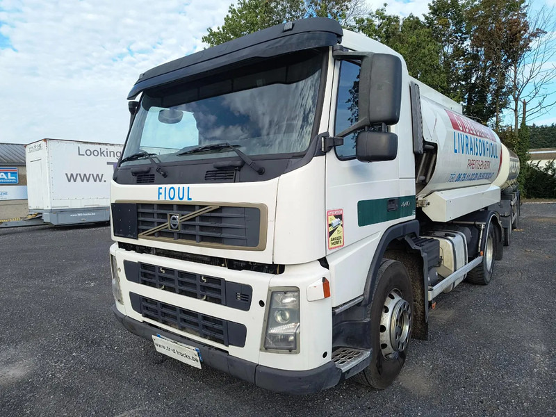 Volvo FM 440 13000L FUEL / CARBURANT - 4 COMP - Säiliöauto: kuva Volvo FM 440 13000L FUEL / CARBURANT - 4 COMP - Säiliöauto Volvo FM 440 13000L FUEL / CARBURANT - 4 COMP - Säiliöauto: kuva Volvo FM 440 13000L FUEL / CARBURANT - 4 COMP - Säiliöauto
