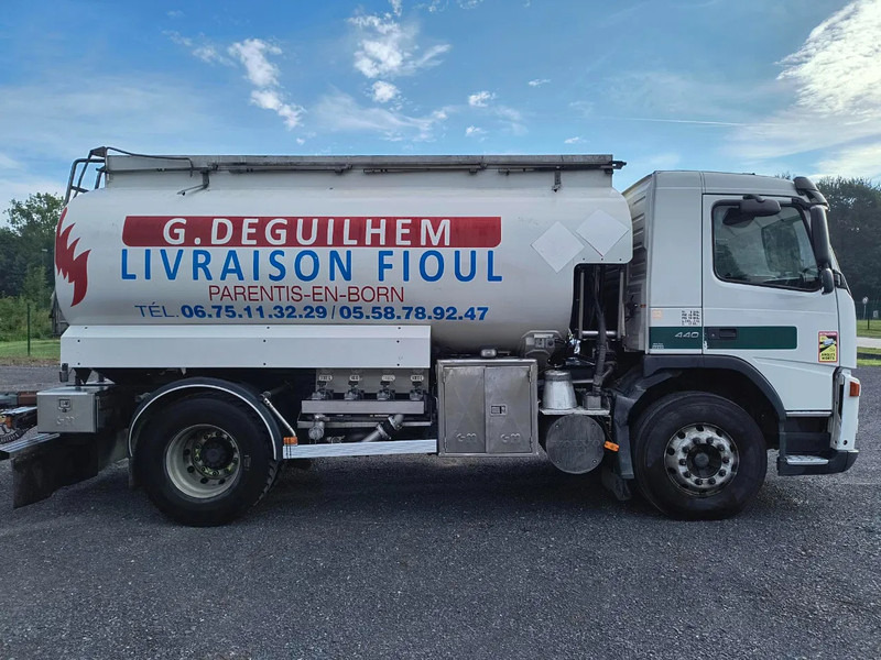 Volvo FM 440 13000L FUEL / CARBURANT - 4 COMP - Säiliöauto: kuva Volvo FM 440 13000L FUEL / CARBURANT - 4 COMP - Säiliöauto Volvo FM 440 13000L FUEL / CARBURANT - 4 COMP - Säiliöauto: kuva Volvo FM 440 13000L FUEL / CARBURANT - 4 COMP - Säiliöauto