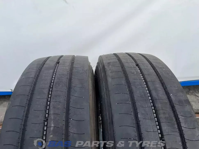 Bridgestone - Rengas - Kuorma-auto: kuva Bridgestone - Rengas - Kuorma-auto Bridgestone - Rengas - Kuorma-auto: kuva Bridgestone - Rengas - Kuorma-auto