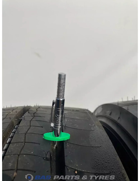 Bridgestone - Rengas - Kuorma-auto: kuva Bridgestone - Rengas - Kuorma-auto Bridgestone - Rengas - Kuorma-auto: kuva Bridgestone - Rengas - Kuorma-auto