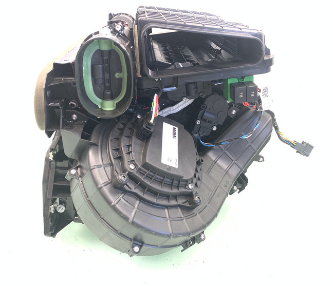 DAF - Lämmitys/ Tuuletus - Kuorma-auto: kuva DAF - Lämmitys/ Tuuletus - Kuorma-auto DAF - Lämmitys/ Tuuletus - Kuorma-auto: kuva DAF - Lämmitys/ Tuuletus - Kuorma-auto