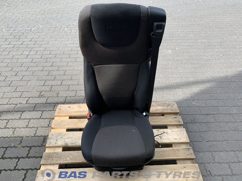 DAF CF Euro 6 - Istuin - Kuorma-auto: kuva DAF CF Euro 6 - Istuin - Kuorma-auto DAF CF Euro 6 - Istuin - Kuorma-auto: kuva DAF CF Euro 6 - Istuin - Kuorma-auto