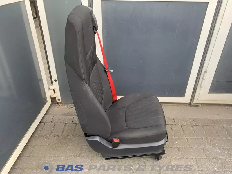 DAF CF Euro 6 Bijrijdersstoel DAF 2105730 - Istuin - Kuorma-auto: kuva DAF CF Euro 6 Bijrijdersstoel DAF 2105730 - Istuin - Kuorma-auto DAF CF Euro 6 Bijrijdersstoel DAF 2105730 - Istuin - Kuorma-auto: kuva DAF CF Euro 6 Bijrijdersstoel DAF 2105730 - Istuin - Kuorma-auto