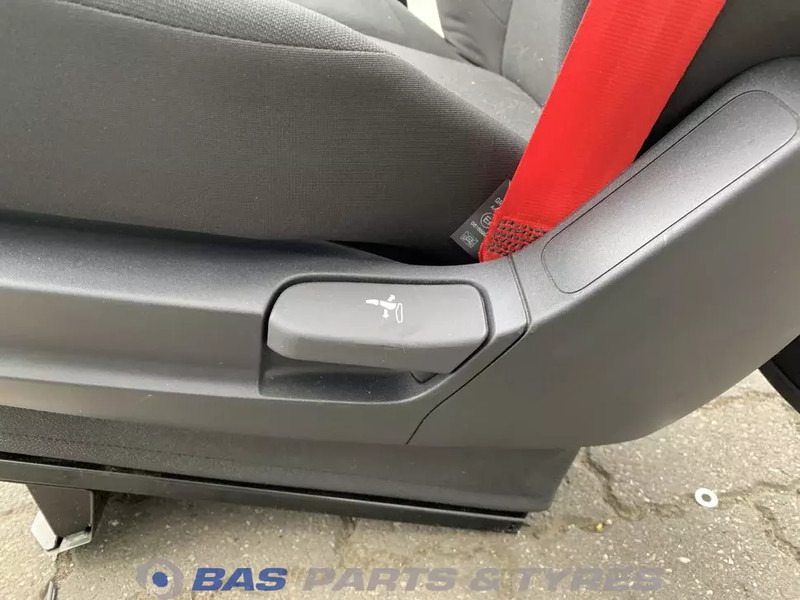 DAF CF Euro 6 Bijrijdersstoel DAF 2105730 - Istuin - Kuorma-auto: kuva DAF CF Euro 6 Bijrijdersstoel DAF 2105730 - Istuin - Kuorma-auto DAF CF Euro 6 Bijrijdersstoel DAF 2105730 - Istuin - Kuorma-auto: kuva DAF CF Euro 6 Bijrijdersstoel DAF 2105730 - Istuin - Kuorma-auto