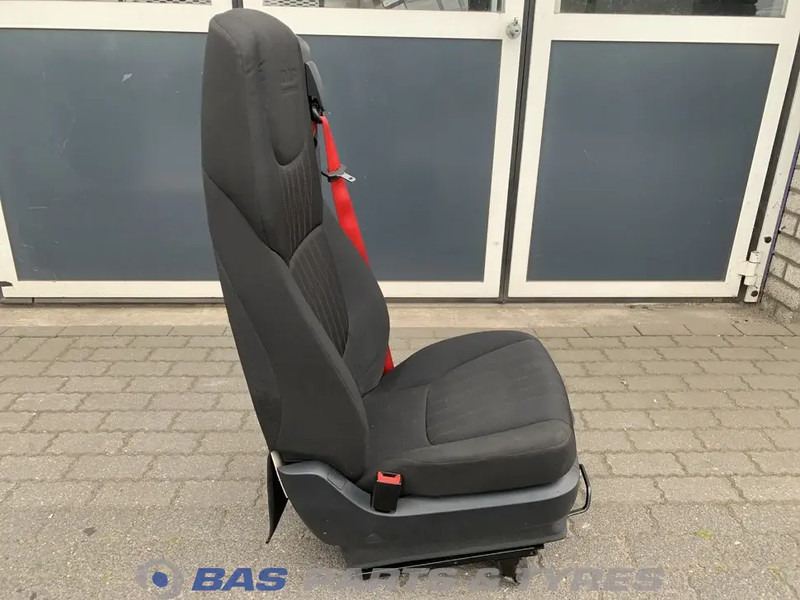 DAF CF Euro 6 Bijrijdersstoel DAF 2105730 - Istuin - Kuorma-auto: kuva DAF CF Euro 6 Bijrijdersstoel DAF 2105730 - Istuin - Kuorma-auto DAF CF Euro 6 Bijrijdersstoel DAF 2105730 - Istuin - Kuorma-auto: kuva DAF CF Euro 6 Bijrijdersstoel DAF 2105730 - Istuin - Kuorma-auto