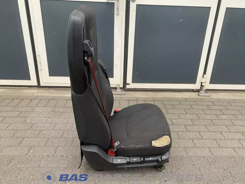 DAF CF Euro 6 Chauffeursstoel DAF 2104662 - Istuin - Kuorma-auto: kuva DAF CF Euro 6 Chauffeursstoel DAF 2104662 - Istuin - Kuorma-auto DAF CF Euro 6 Chauffeursstoel DAF 2104662 - Istuin - Kuorma-auto: kuva DAF CF Euro 6 Chauffeursstoel DAF 2104662 - Istuin - Kuorma-auto