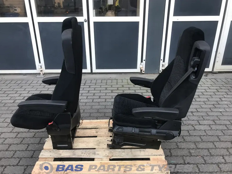 Mercedes-Benz Actros MP4 Stoelen set Mercedes A 960 910 75 01 - Istuin - Kuorma-auto: kuva Mercedes-Benz Actros MP4 Stoelen set Mercedes A 960 910 75 01 - Istuin - Kuorma-auto Mercedes-Benz Actros MP4 Stoelen set Mercedes A 960 910 75 01 - Istuin - Kuorma-auto: kuva Mercedes-Benz Actros MP4 Stoelen set Mercedes A 960 910 75 01 - Istuin - Kuorma-auto
