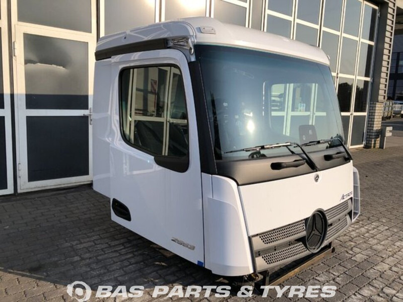 Mercedes-Benz Actros MP5 Mercedes ClassicSpace M-cab L1EH1 A 000 600 01 01 - Ohjaamo ja sisustus - Kuorma-auto: kuva Mercedes-Benz Actros MP5 Mercedes ClassicSpace M-cab L1EH1 A 000 600 01 01 - Ohjaamo ja sisustus - Kuorma-auto Mercedes-Benz Actros MP5 Mercedes ClassicSpace M-cab L1EH1 A 000 600 01 01 - Ohjaamo ja sisustus - Kuorma-auto: kuva Mercedes-Benz Actros MP5 Mercedes ClassicSpace M-cab L1EH1 A 000 600 01 01 - Ohjaamo ja sisustus - Kuorma-auto