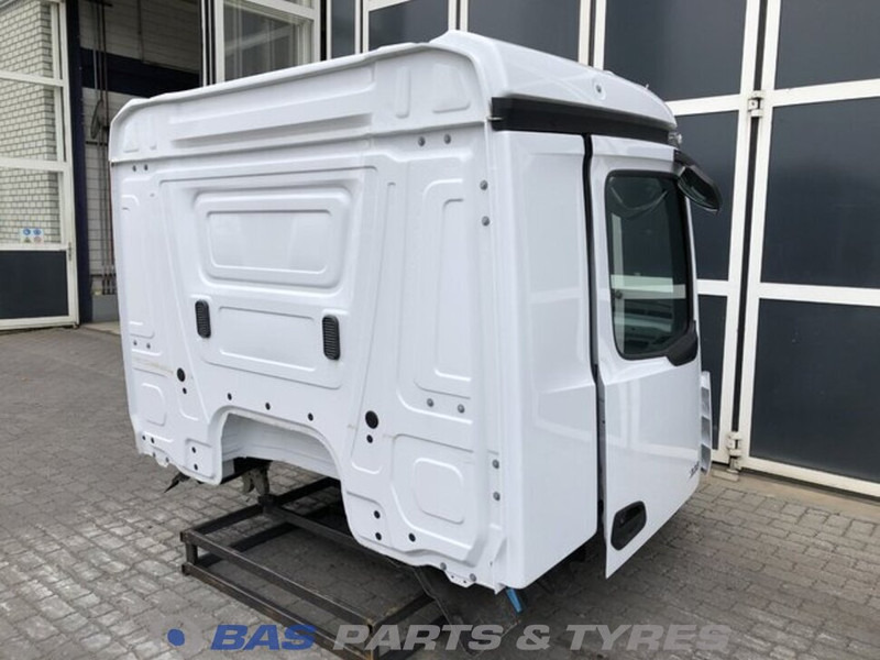 Mercedes-Benz Actros MP5 Mercedes ClassicSpace M-cab L1EH1 A 000 600 01 01 - Ohjaamo ja sisustus - Kuorma-auto: kuva Mercedes-Benz Actros MP5 Mercedes ClassicSpace M-cab L1EH1 A 000 600 01 01 - Ohjaamo ja sisustus - Kuorma-auto Mercedes-Benz Actros MP5 Mercedes ClassicSpace M-cab L1EH1 A 000 600 01 01 - Ohjaamo ja sisustus - Kuorma-auto: kuva Mercedes-Benz Actros MP5 Mercedes ClassicSpace M-cab L1EH1 A 000 600 01 01 - Ohjaamo ja sisustus - Kuorma-auto