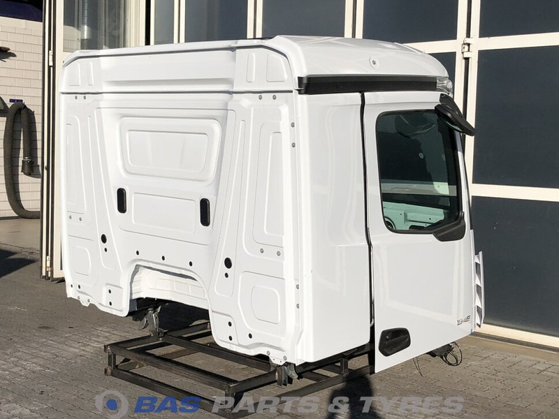 Mercedes-Benz Actros MP5 Mercedes ClassicSpace M-cab L1EH1 A 000 600 01 01 - Ohjaamo ja sisustus - Kuorma-auto: kuva Mercedes-Benz Actros MP5 Mercedes ClassicSpace M-cab L1EH1 A 000 600 01 01 - Ohjaamo ja sisustus - Kuorma-auto Mercedes-Benz Actros MP5 Mercedes ClassicSpace M-cab L1EH1 A 000 600 01 01 - Ohjaamo ja sisustus - Kuorma-auto: kuva Mercedes-Benz Actros MP5 Mercedes ClassicSpace M-cab L1EH1 A 000 600 01 01 - Ohjaamo ja sisustus - Kuorma-auto