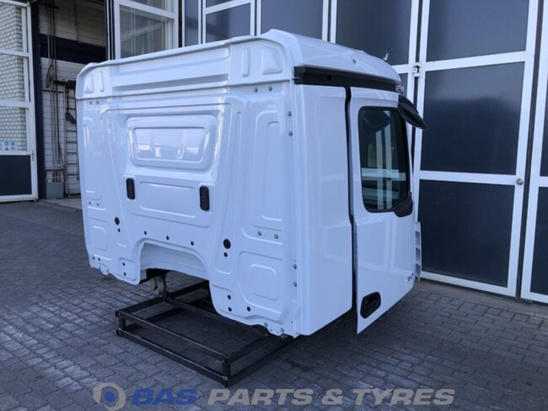 Mercedes-Benz Actros MP5 Mercedes ClassicSpace M-cab L1EH1 A 000 600 01 01 - Ohjaamo ja sisustus - Kuorma-auto: kuva Mercedes-Benz Actros MP5 Mercedes ClassicSpace M-cab L1EH1 A 000 600 01 01 - Ohjaamo ja sisustus - Kuorma-auto Mercedes-Benz Actros MP5 Mercedes ClassicSpace M-cab L1EH1 A 000 600 01 01 - Ohjaamo ja sisustus - Kuorma-auto: kuva Mercedes-Benz Actros MP5 Mercedes ClassicSpace M-cab L1EH1 A 000 600 01 01 - Ohjaamo ja sisustus - Kuorma-auto