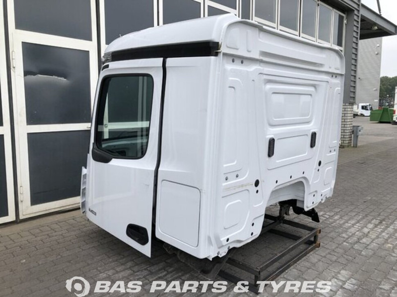 Mercedes-Benz Actros MP5 Mercedes ClassicSpace M-cab L1EH1 A 000 600 01 01 - Ohjaamo ja sisustus - Kuorma-auto: kuva Mercedes-Benz Actros MP5 Mercedes ClassicSpace M-cab L1EH1 A 000 600 01 01 - Ohjaamo ja sisustus - Kuorma-auto Mercedes-Benz Actros MP5 Mercedes ClassicSpace M-cab L1EH1 A 000 600 01 01 - Ohjaamo ja sisustus - Kuorma-auto: kuva Mercedes-Benz Actros MP5 Mercedes ClassicSpace M-cab L1EH1 A 000 600 01 01 - Ohjaamo ja sisustus - Kuorma-auto