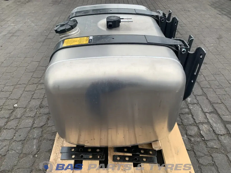 Mercedes-Benz - Polttoainetankki - Kuorma-auto: kuva Mercedes-Benz - Polttoainetankki - Kuorma-auto Mercedes-Benz - Polttoainetankki - Kuorma-auto: kuva Mercedes-Benz - Polttoainetankki - Kuorma-auto