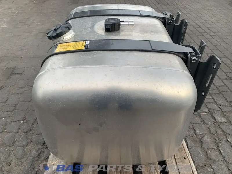 Mercedes-Benz - Polttoainetankki - Kuorma-auto: kuva Mercedes-Benz - Polttoainetankki - Kuorma-auto Mercedes-Benz - Polttoainetankki - Kuorma-auto: kuva Mercedes-Benz - Polttoainetankki - Kuorma-auto