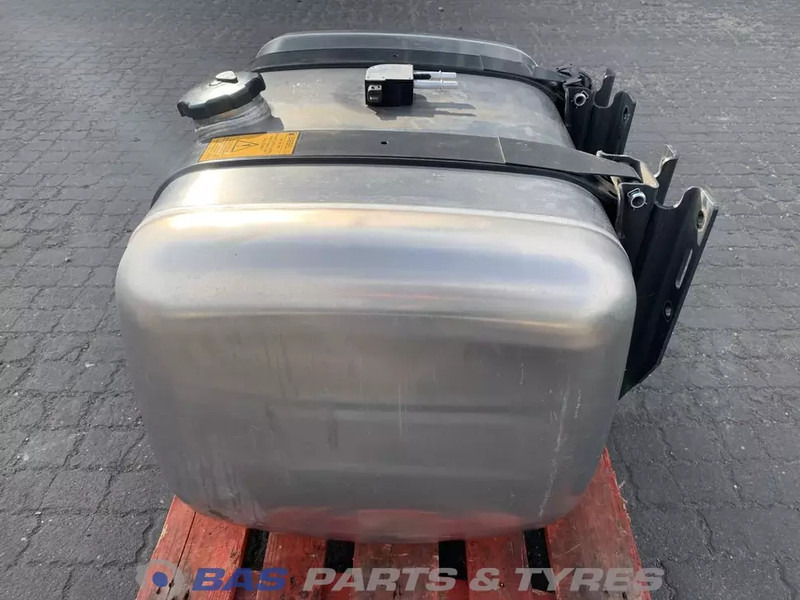 Mercedes-Benz - Polttoainetankki - Kuorma-auto: kuva Mercedes-Benz - Polttoainetankki - Kuorma-auto Mercedes-Benz - Polttoainetankki - Kuorma-auto: kuva Mercedes-Benz - Polttoainetankki - Kuorma-auto