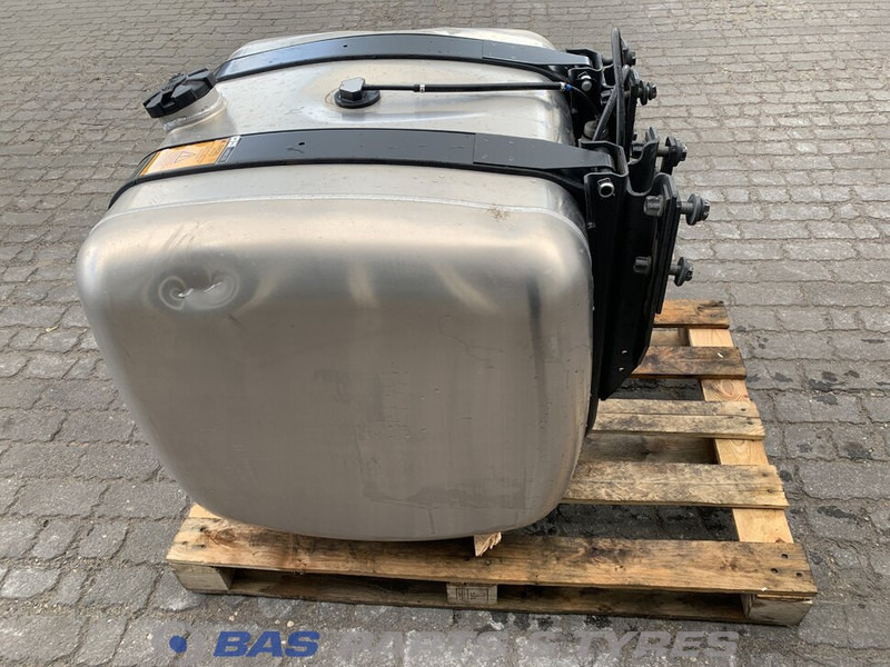 Mercedes-Benz - Polttoainetankki - Kuorma-auto: kuva Mercedes-Benz - Polttoainetankki - Kuorma-auto Mercedes-Benz - Polttoainetankki - Kuorma-auto: kuva Mercedes-Benz - Polttoainetankki - Kuorma-auto