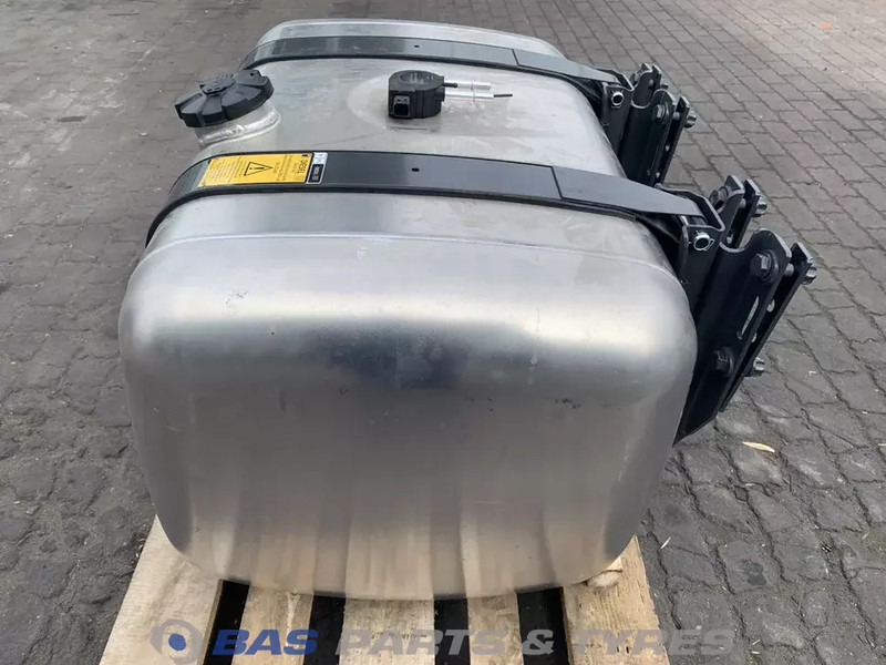 Mercedes-Benz - Polttoainetankki - Kuorma-auto: kuva Mercedes-Benz - Polttoainetankki - Kuorma-auto Mercedes-Benz - Polttoainetankki - Kuorma-auto: kuva Mercedes-Benz - Polttoainetankki - Kuorma-auto