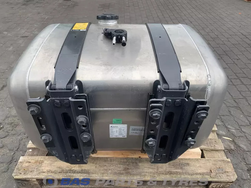 Mercedes-Benz - Polttoainetankki - Kuorma-auto: kuva Mercedes-Benz - Polttoainetankki - Kuorma-auto Mercedes-Benz - Polttoainetankki - Kuorma-auto: kuva Mercedes-Benz - Polttoainetankki - Kuorma-auto