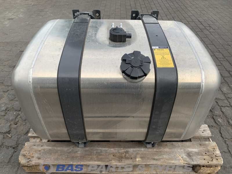 Mercedes-Benz - Polttoainetankki - Kuorma-auto: kuva Mercedes-Benz - Polttoainetankki - Kuorma-auto Mercedes-Benz - Polttoainetankki - Kuorma-auto: kuva Mercedes-Benz - Polttoainetankki - Kuorma-auto