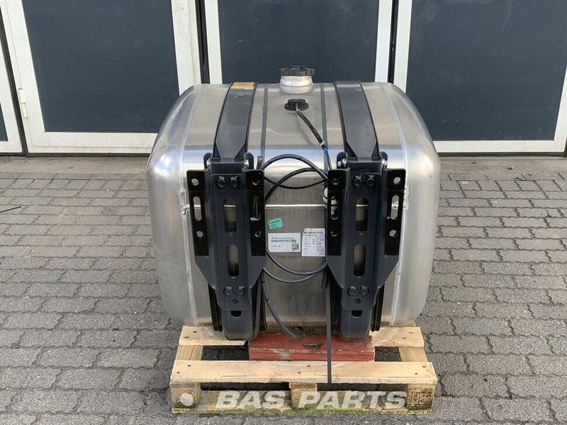 Mercedes-Benz - Polttoainetankki - Kuorma-auto: kuva Mercedes-Benz - Polttoainetankki - Kuorma-auto Mercedes-Benz - Polttoainetankki - Kuorma-auto: kuva Mercedes-Benz - Polttoainetankki - Kuorma-auto