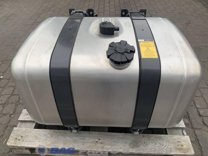Mercedes-Benz - Polttoainetankki - Kuorma-auto: kuva Mercedes-Benz - Polttoainetankki - Kuorma-auto Mercedes-Benz - Polttoainetankki - Kuorma-auto: kuva Mercedes-Benz - Polttoainetankki - Kuorma-auto