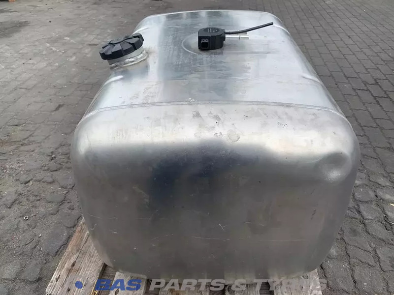 Mercedes-Benz - Polttoainetankki - Kuorma-auto: kuva Mercedes-Benz - Polttoainetankki - Kuorma-auto Mercedes-Benz - Polttoainetankki - Kuorma-auto: kuva Mercedes-Benz - Polttoainetankki - Kuorma-auto