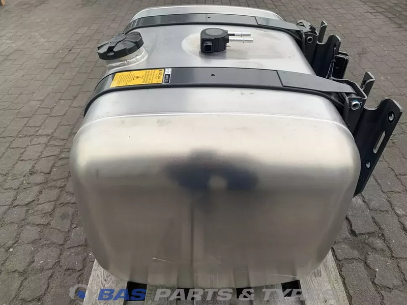Mercedes-Benz - Polttoainetankki - Kuorma-auto: kuva Mercedes-Benz - Polttoainetankki - Kuorma-auto Mercedes-Benz - Polttoainetankki - Kuorma-auto: kuva Mercedes-Benz - Polttoainetankki - Kuorma-auto