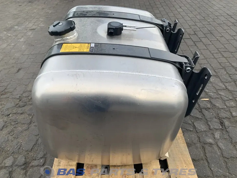 Mercedes-Benz - Polttoainetankki - Kuorma-auto: kuva Mercedes-Benz - Polttoainetankki - Kuorma-auto Mercedes-Benz - Polttoainetankki - Kuorma-auto: kuva Mercedes-Benz - Polttoainetankki - Kuorma-auto
