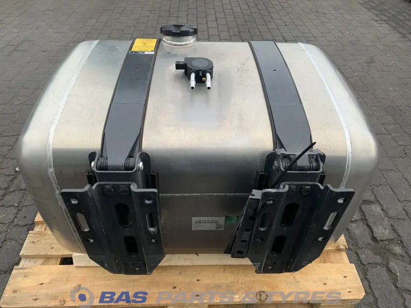 Mercedes-Benz - Polttoainetankki - Kuorma-auto: kuva Mercedes-Benz - Polttoainetankki - Kuorma-auto Mercedes-Benz - Polttoainetankki - Kuorma-auto: kuva Mercedes-Benz - Polttoainetankki - Kuorma-auto