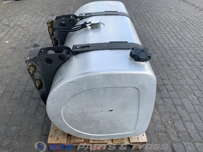 Renault Brandstoftank Renault 490 Liter G0000182 - Polttoainetankki - Kuorma-auto: kuva Renault Brandstoftank Renault 490 Liter G0000182 - Polttoainetankki - Kuorma-auto Renault Brandstoftank Renault 490 Liter G0000182 - Polttoainetankki - Kuorma-auto: kuva Renault Brandstoftank Renault 490 Liter G0000182 - Polttoainetankki - Kuorma-auto
