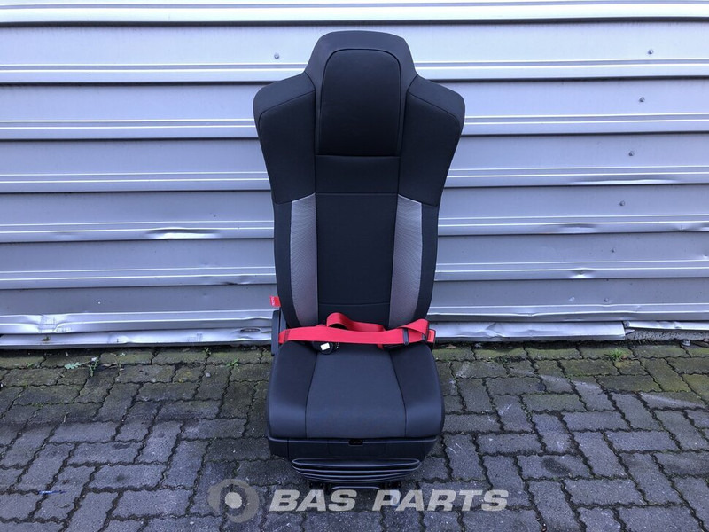 Renault D-Serie - Istuin - Kuorma-auto: kuva Renault D-Serie - Istuin - Kuorma-auto Renault D-Serie - Istuin - Kuorma-auto: kuva Renault D-Serie - Istuin - Kuorma-auto