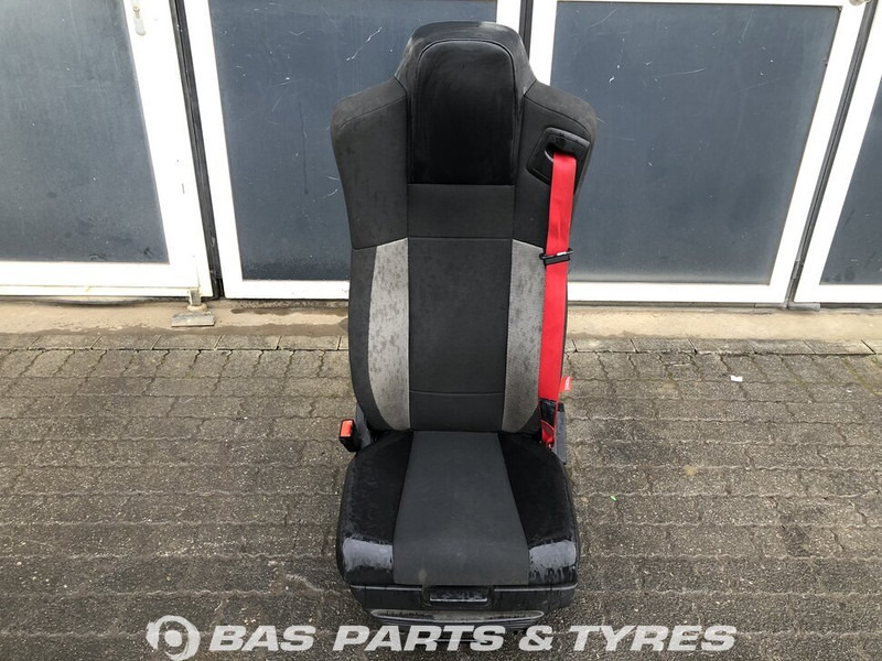Renault D-Serie - Istuin - Kuorma-auto: kuva Renault D-Serie - Istuin - Kuorma-auto Renault D-Serie - Istuin - Kuorma-auto: kuva Renault D-Serie - Istuin - Kuorma-auto