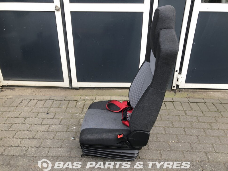 Renault D-Serie - Istuin - Kuorma-auto: kuva Renault D-Serie - Istuin - Kuorma-auto Renault D-Serie - Istuin - Kuorma-auto: kuva Renault D-Serie - Istuin - Kuorma-auto