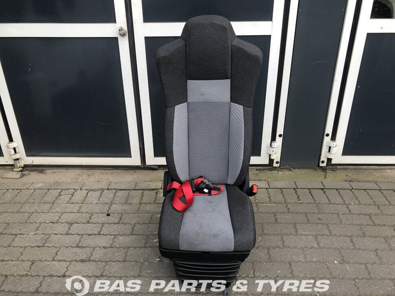 Renault D-Serie - Istuin - Kuorma-auto: kuva Renault D-Serie - Istuin - Kuorma-auto Renault D-Serie - Istuin - Kuorma-auto: kuva Renault D-Serie - Istuin - Kuorma-auto