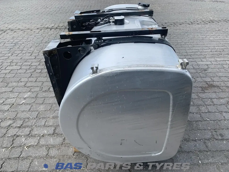 Volvo  - Polttoainetankki - Kuorma-auto: kuva Volvo  - Polttoainetankki - Kuorma-auto Volvo  - Polttoainetankki - Kuorma-auto: kuva Volvo  - Polttoainetankki - Kuorma-auto