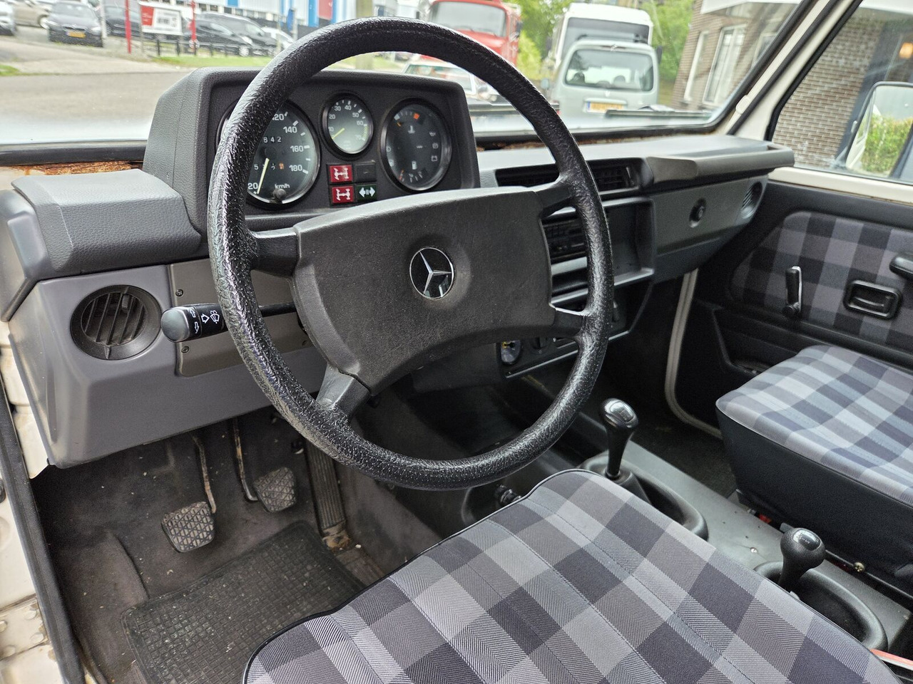 Maasturi/ Katumaasturi Mercedes-Benz G-klasse 230GE 1985 SUV: kuva Maasturi/ Katumaasturi Mercedes-Benz G-klasse 230GE 1985 SUV